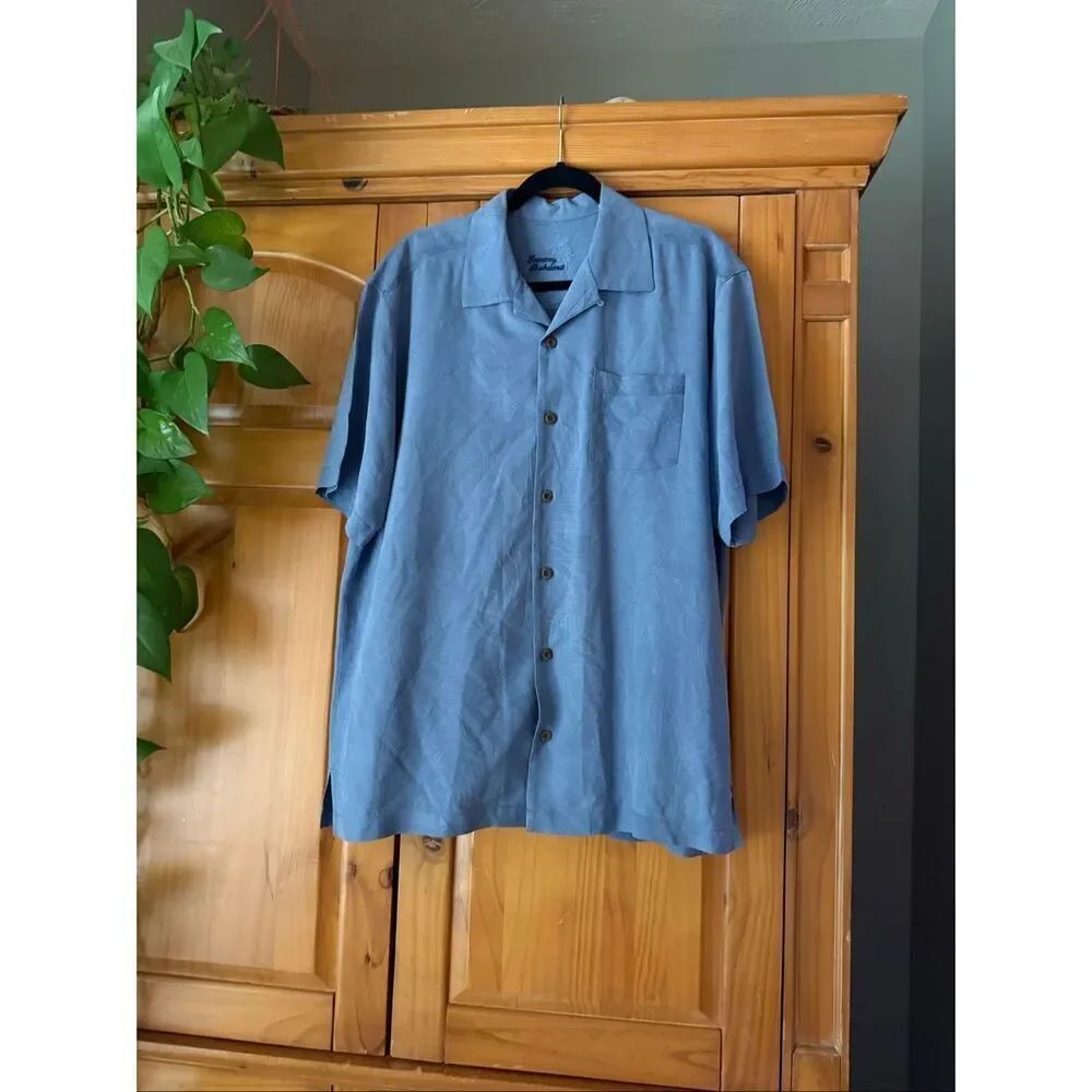 Tommy Bahama 100% Silk Embossed Jacquard Camp Shirt – Blue